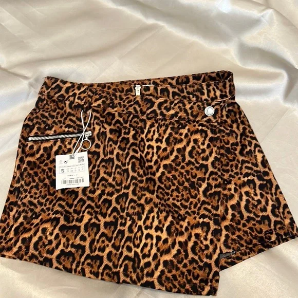NWT Zara Animal Print Skort Metal Zipper Skirt Shorts Leopard Print Mini - Picture 1 of 6